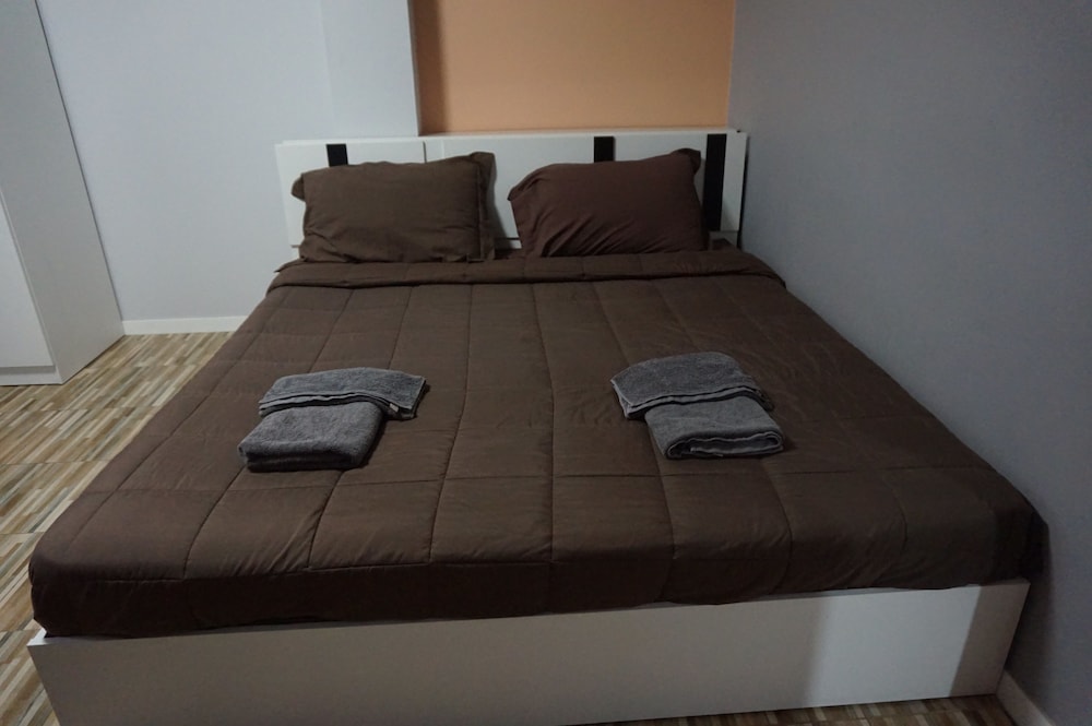 r2 apartment service