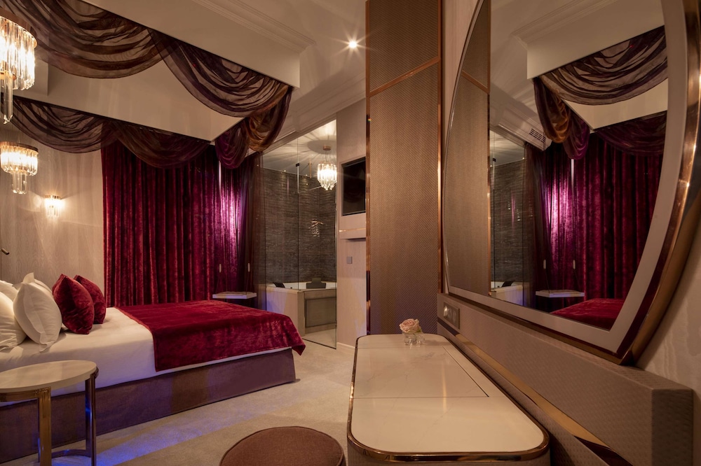 paris jadore hotel and spa