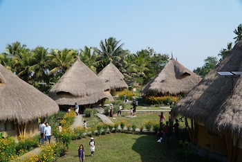 mana earthly paradise hostel