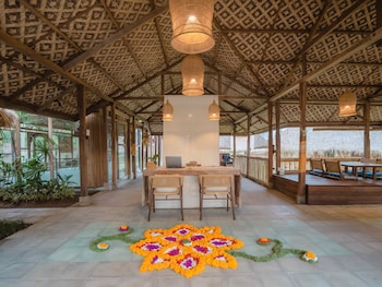 mana earthly paradise hostel