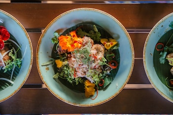 mana earthly paradise hostel