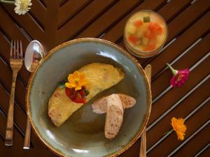 mana earthly paradise hostel