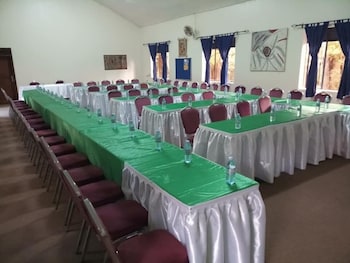 white castle hotel arua