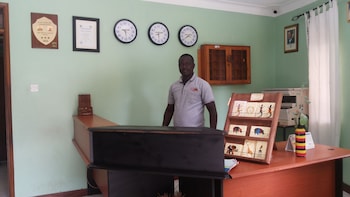white castle hotel arua