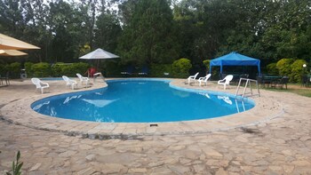 white castle hotel arua
