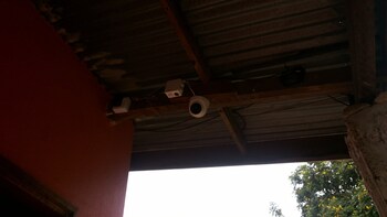 white castle hotel arua