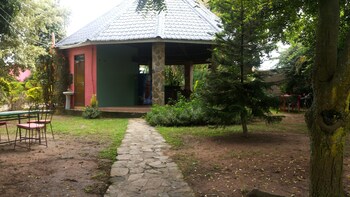 white castle hotel arua