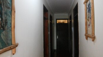 white castle hotel arua