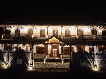 Villa De 1945,Kannur>>Chirakkal,2 star