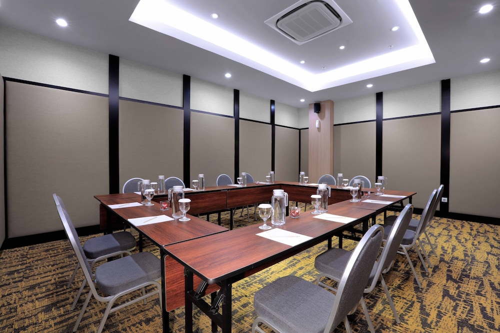 quest prime cikarang by aston
