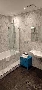 the suite hotel garden