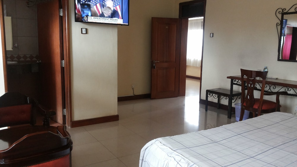 lillian towers hotel