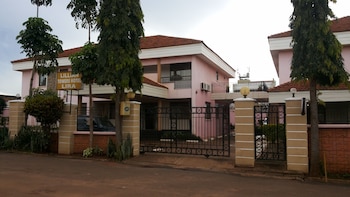 lillian towers hotel