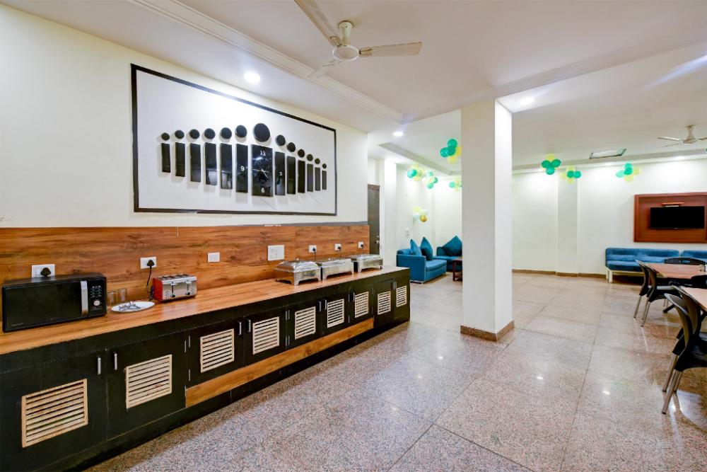 hotel airport square