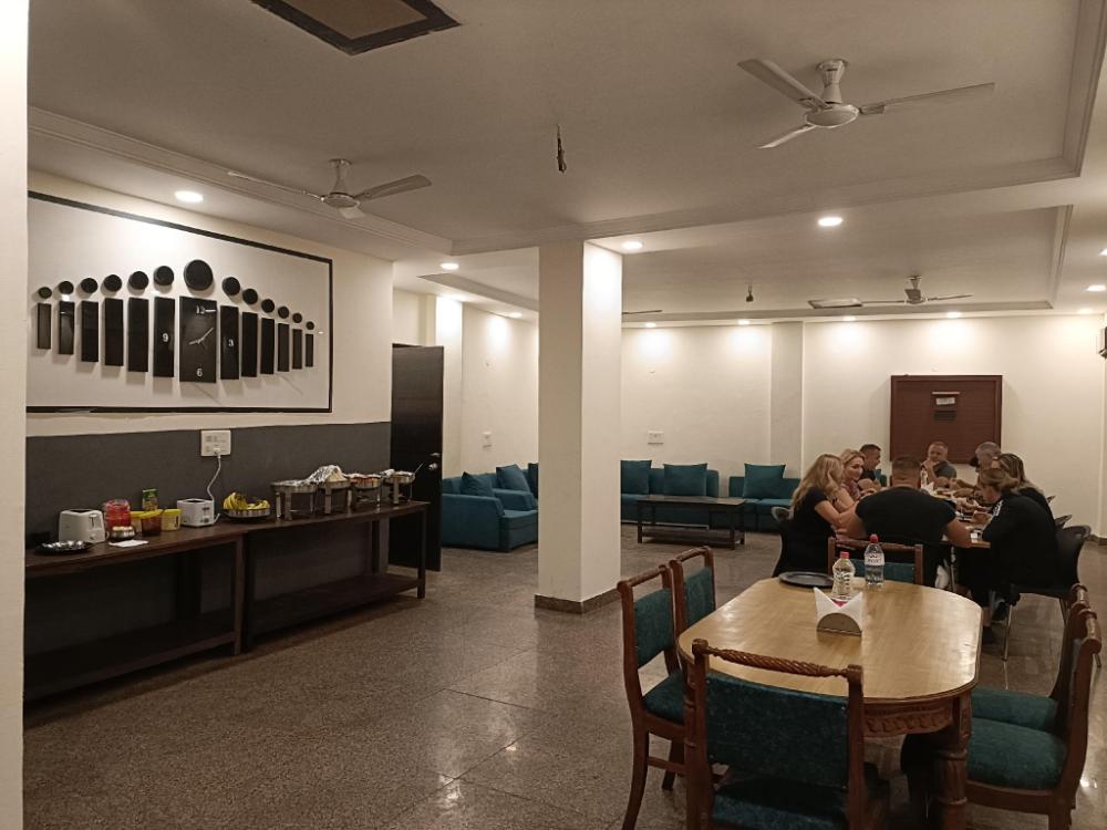 hotel airport square
