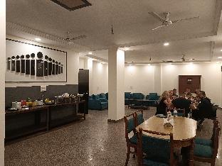 hotel airport square