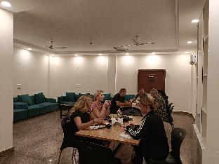 hotel airport square