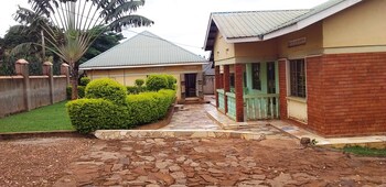 Palm Gardens Hotel,In Masindi,2.5 star