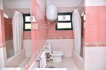 royal pyramids hotel