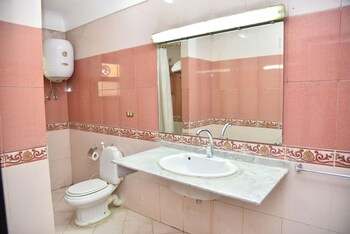 royal pyramids hotel