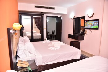 royal pyramids hotel