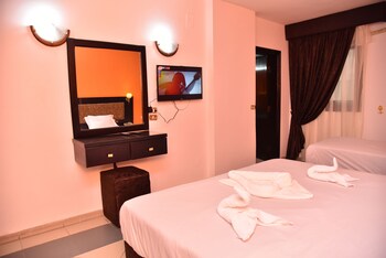 royal pyramids hotel