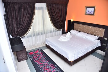 royal pyramids hotel