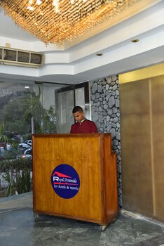 royal pyramids hotel