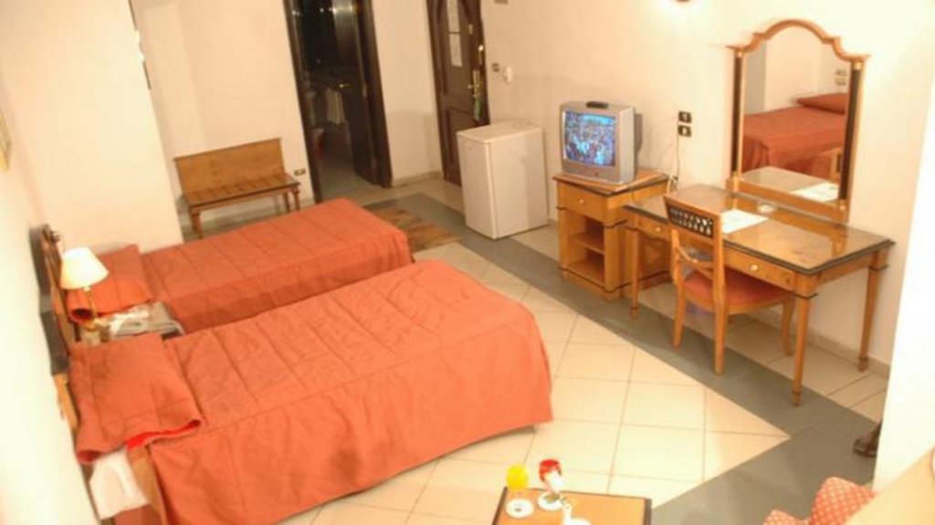 royal pyramids hotel