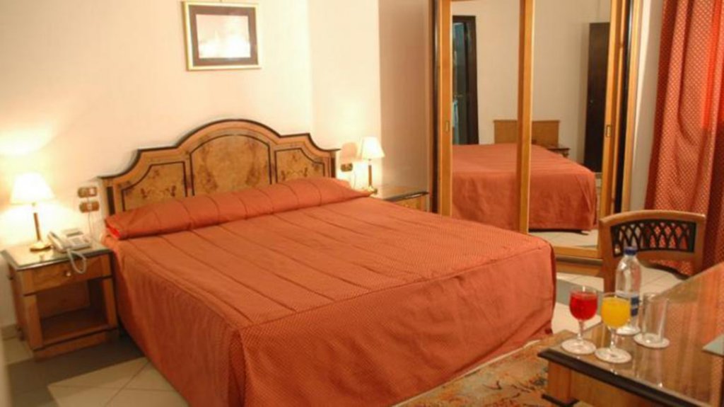 royal pyramids hotel