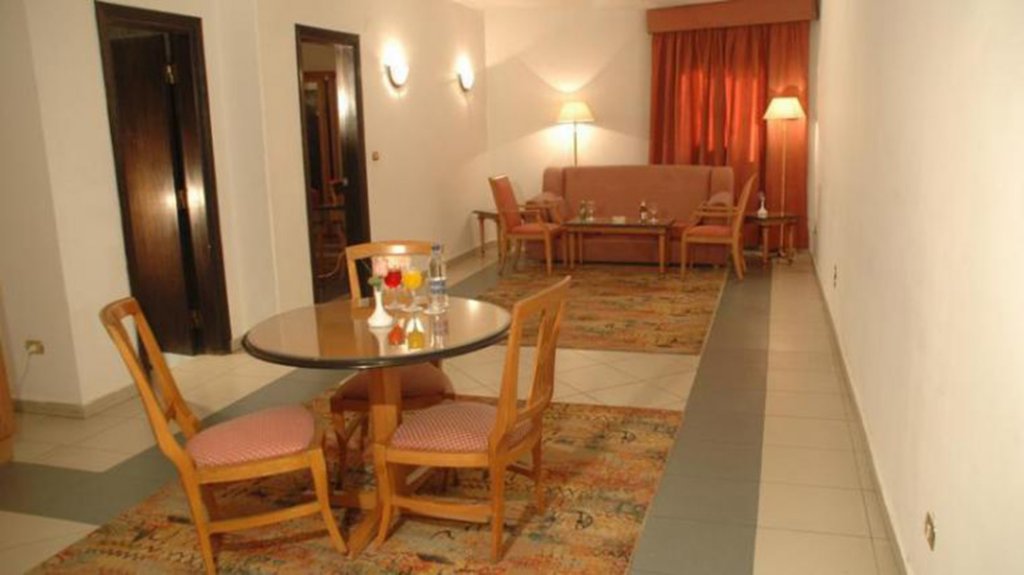 royal pyramids hotel