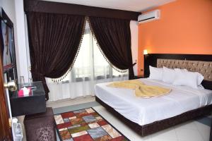 royal pyramids hotel