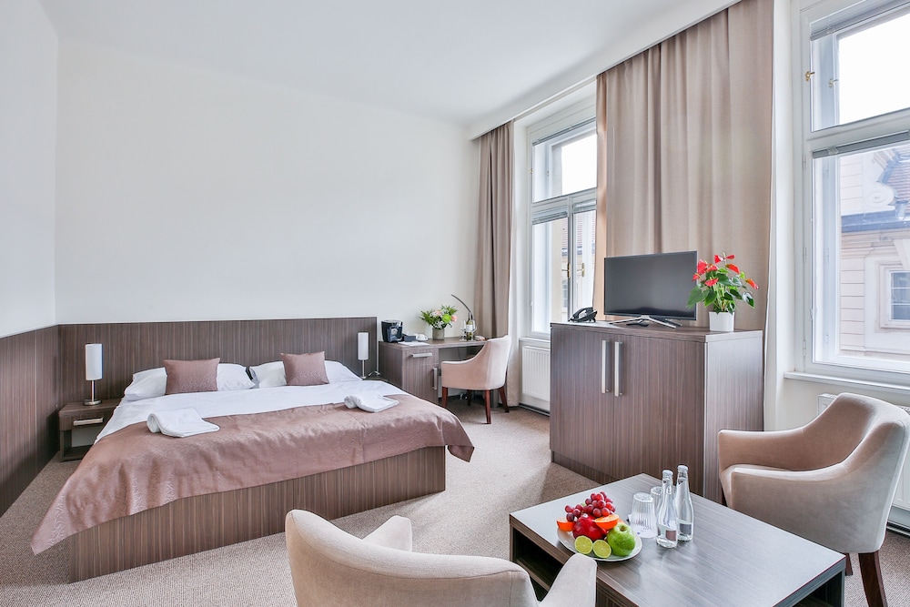 apartments embassy by lh