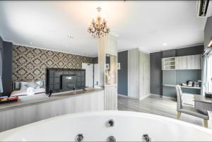 patra luxury hotel suvarnabhumi