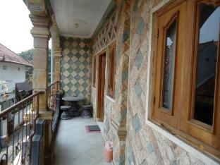 the reinhold guesthouse bali