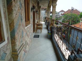 the reinhold guesthouse bali