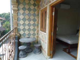 the reinhold guesthouse bali