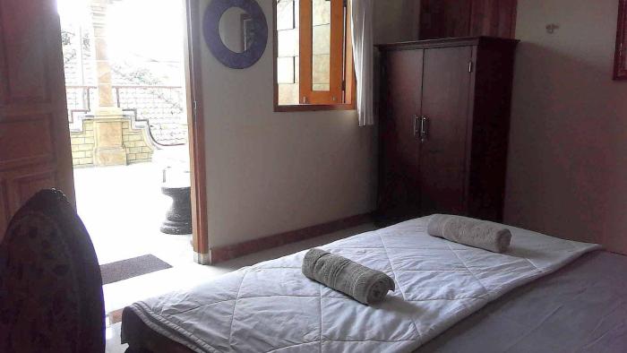 the reinhold guesthouse bali