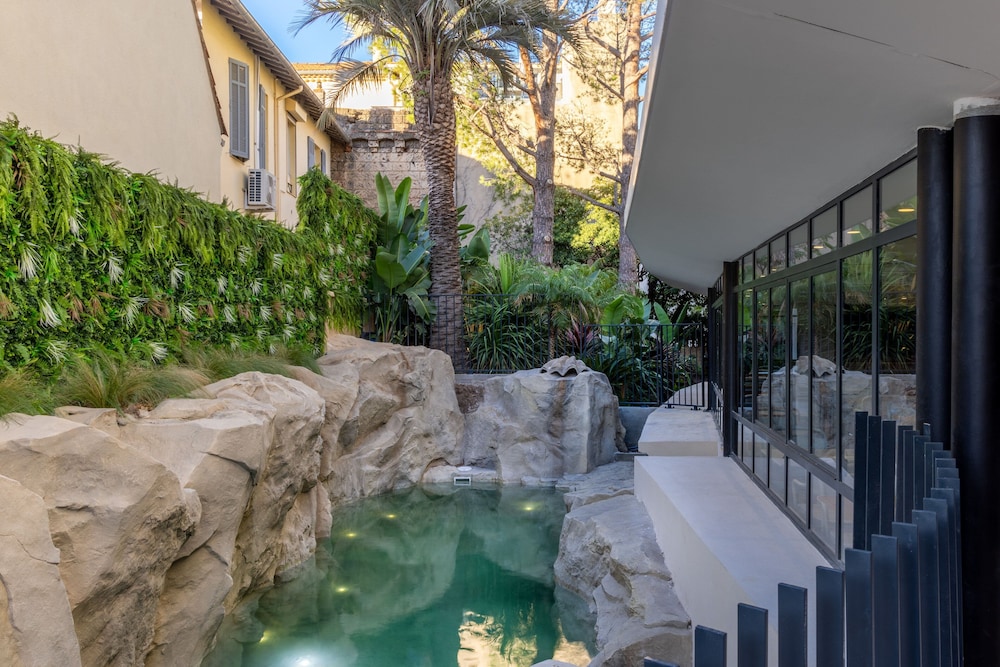 staybridge suites cannes centre by ihg