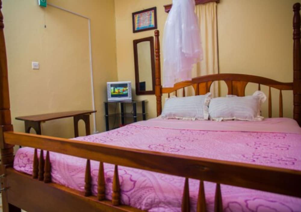 merona hotel