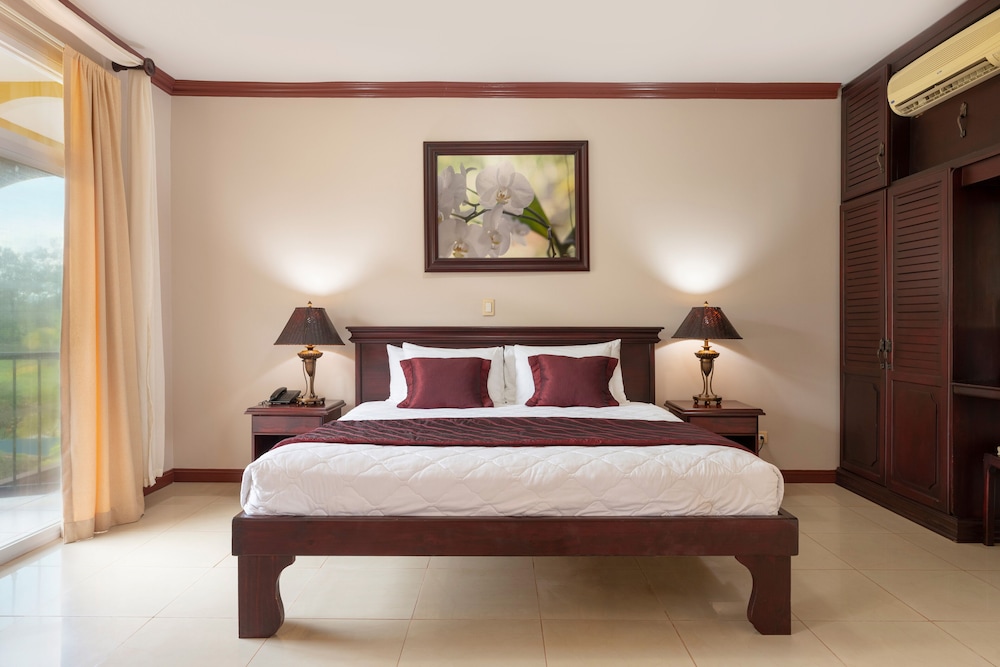 hotel magic mountain spa and conference center