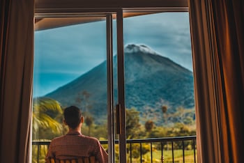 hotel magic mountain spa and conference center