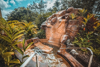 hotel magic mountain spa and conference center