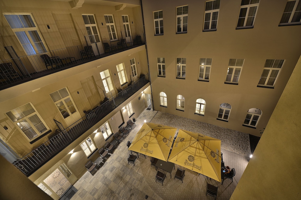 ea hotel new town