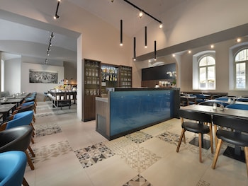 ea hotel new town