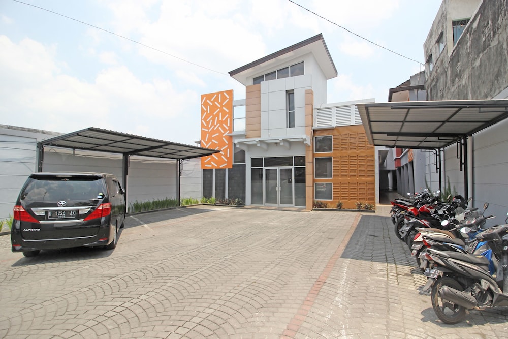 reddoorz near hartono mall 3