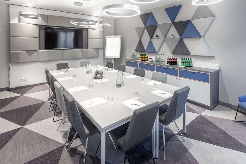 holiday inn express erlangen an ihg hotel