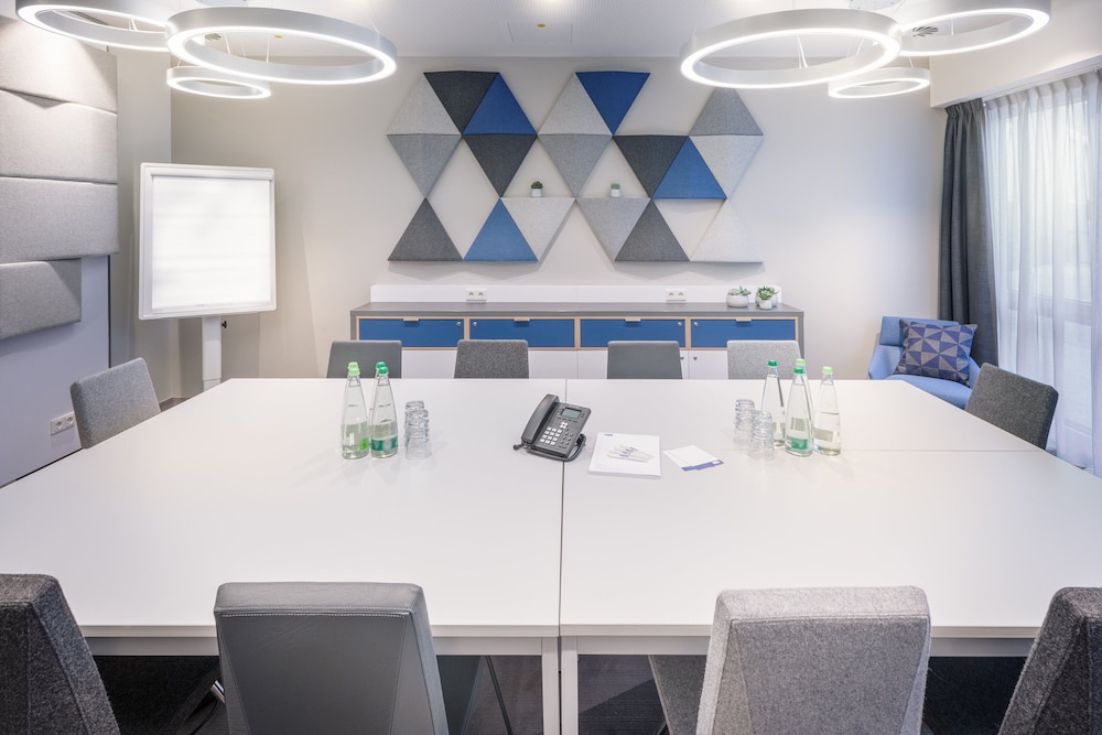 holiday inn express erlangen an ihg hotel
