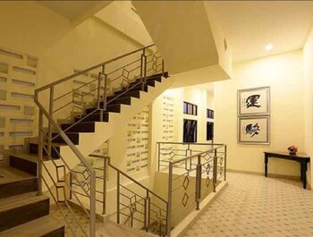 urbanest inn house slipi