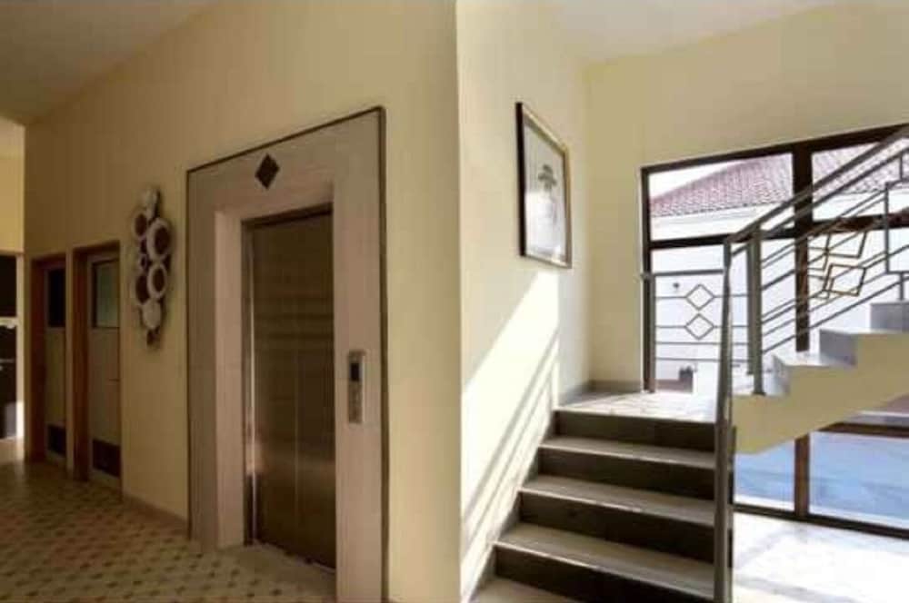 urbanest inn house slipi